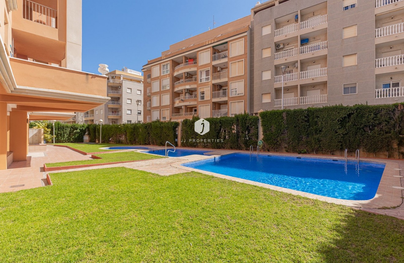 Resale - Apartment / flat -
Torrevieja - Costa Blanca