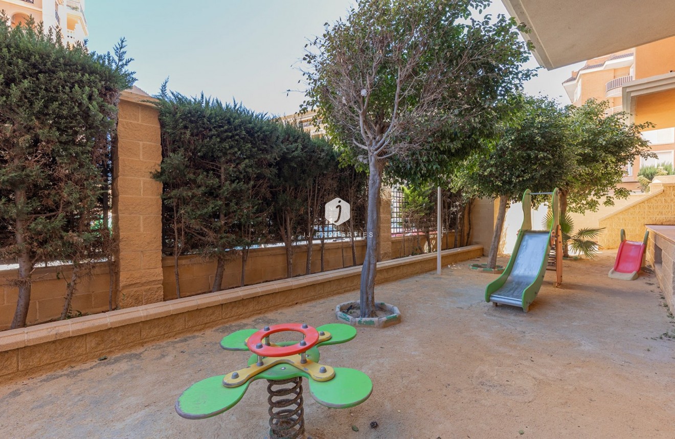 Resale - Apartment / flat -
Torrevieja - Costa Blanca