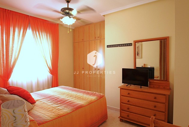 Resale - Apartment / flat -
Torrevieja - Las Piscinas Naturales