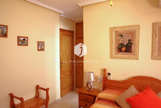 Resale - Apartment / flat -
Torrevieja - Las Piscinas Naturales