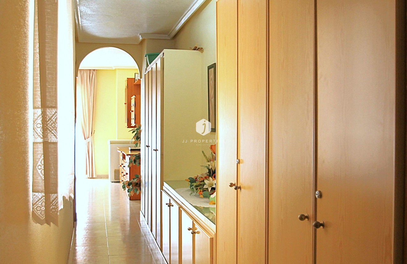 Resale - Apartment / flat -
Torrevieja - Las Piscinas Naturales