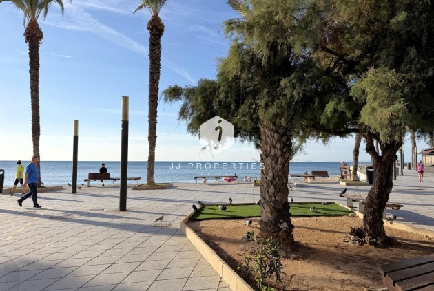 Resale - Apartment / flat -
Torrevieja - Las Piscinas Naturales