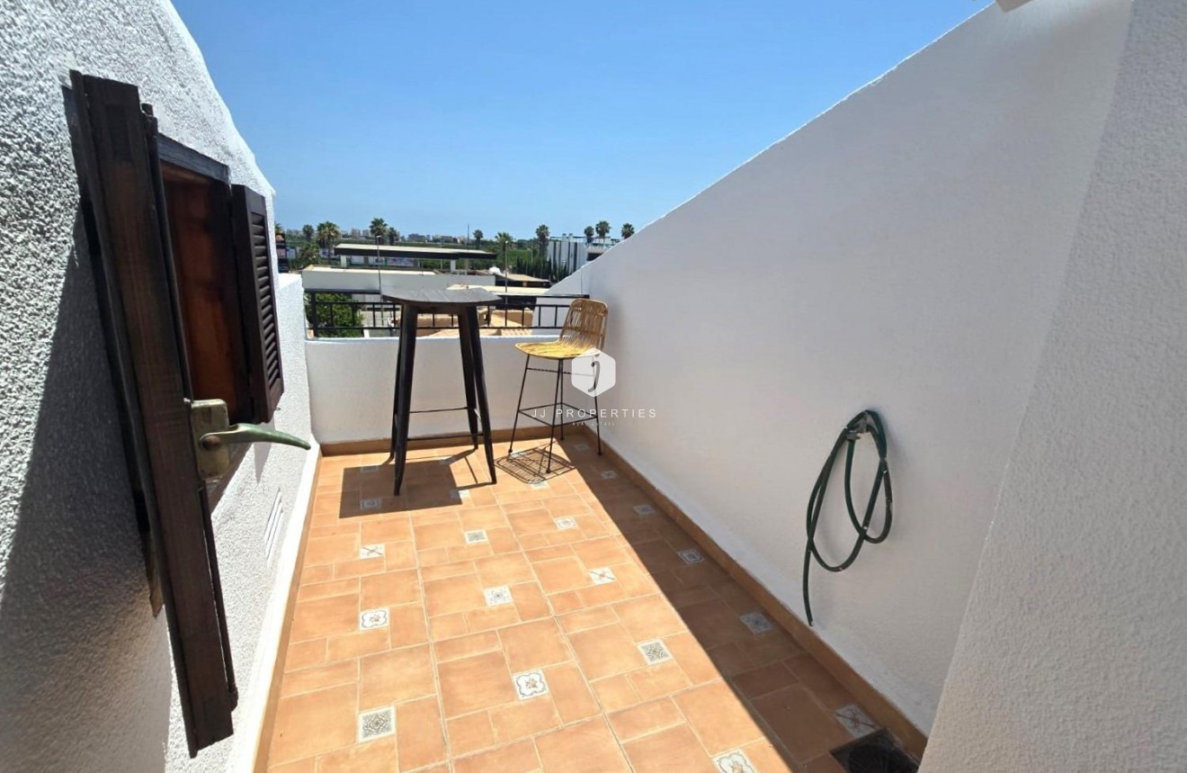 Resale - Chalet -
Torrevieja - Los Balcones