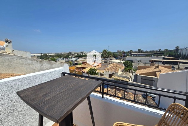 Resale - Chalet -
Torrevieja - Los Balcones