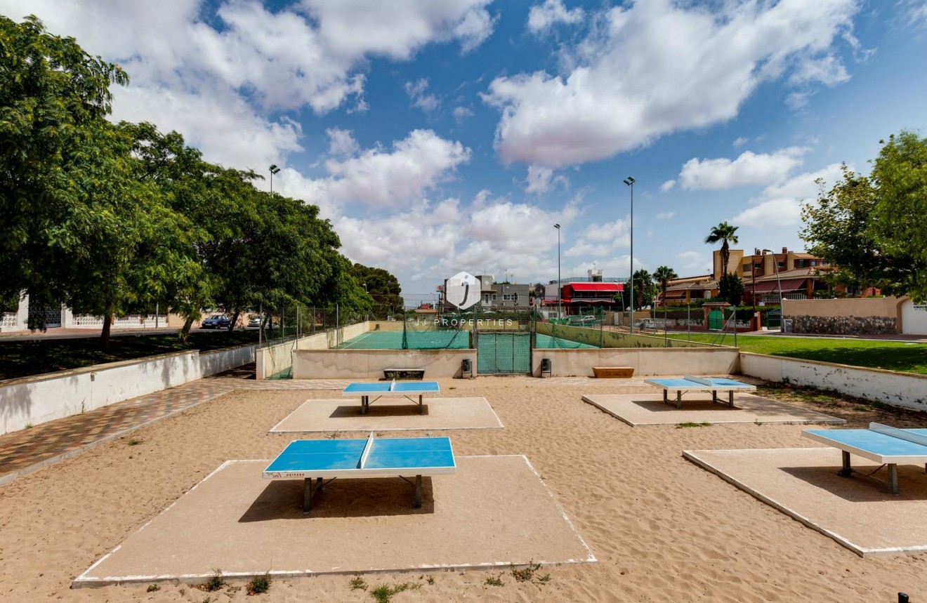Resale - Bungalow -
Torrevieja - Los Balcones