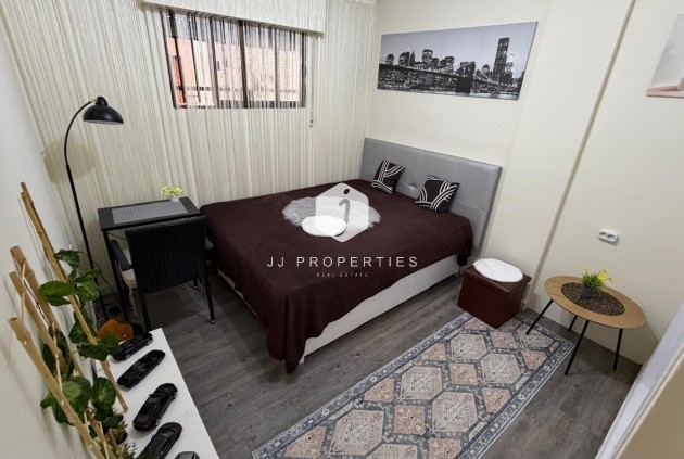 Resale - Apartment / flat -
Torrevieja - La Siesta - El Salado - Torreta