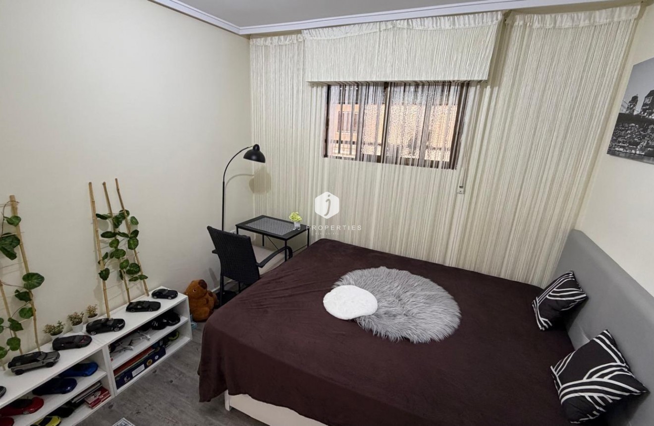 Resale - Apartment / flat -
Torrevieja - La Siesta - El Salado - Torreta