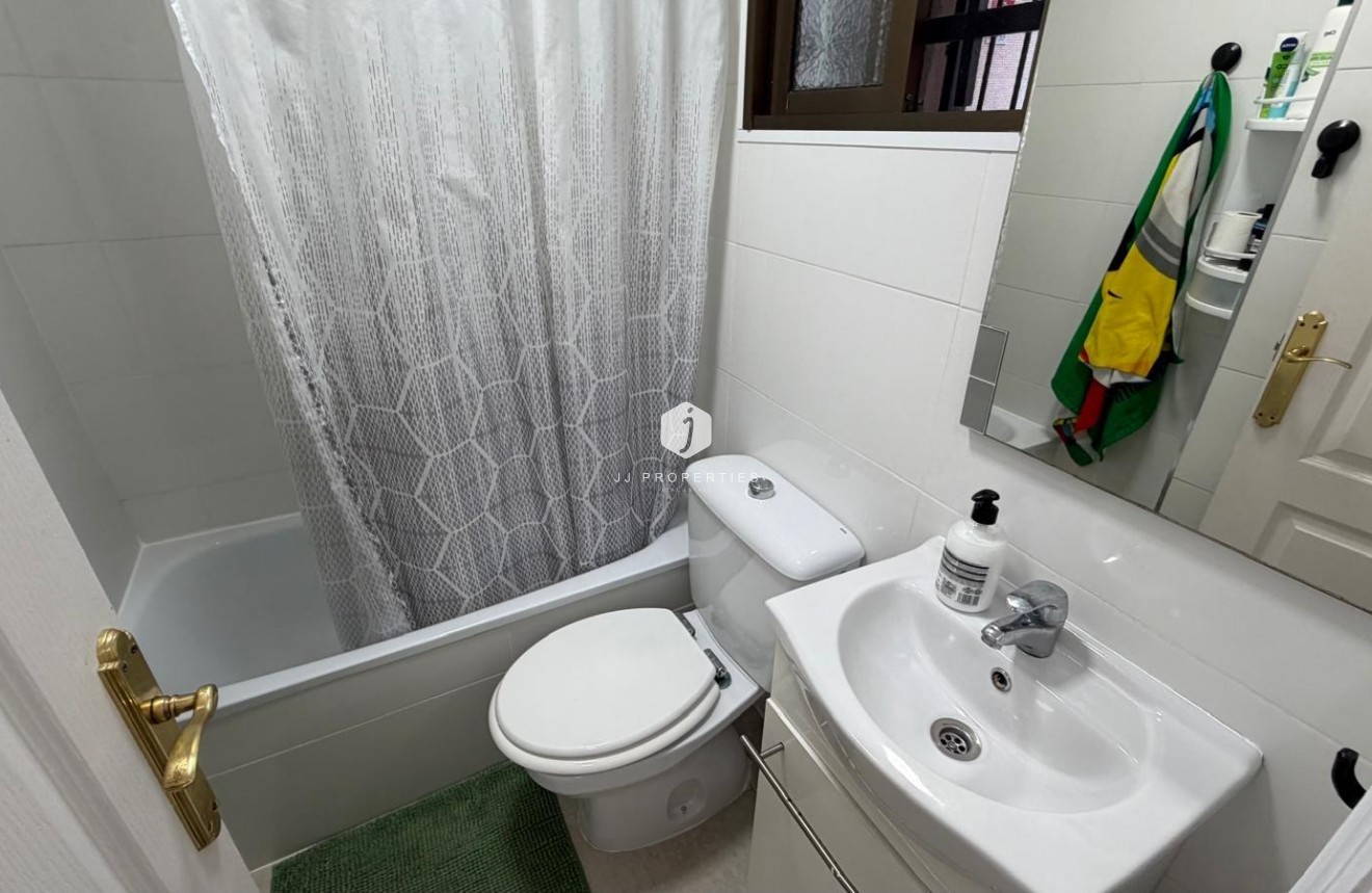 Resale - Apartment / flat -
Torrevieja - La Siesta - El Salado - Torreta