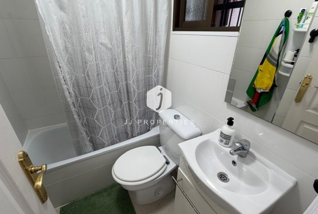 Resale - Apartment / flat -
Torrevieja - La Siesta - El Salado - Torreta