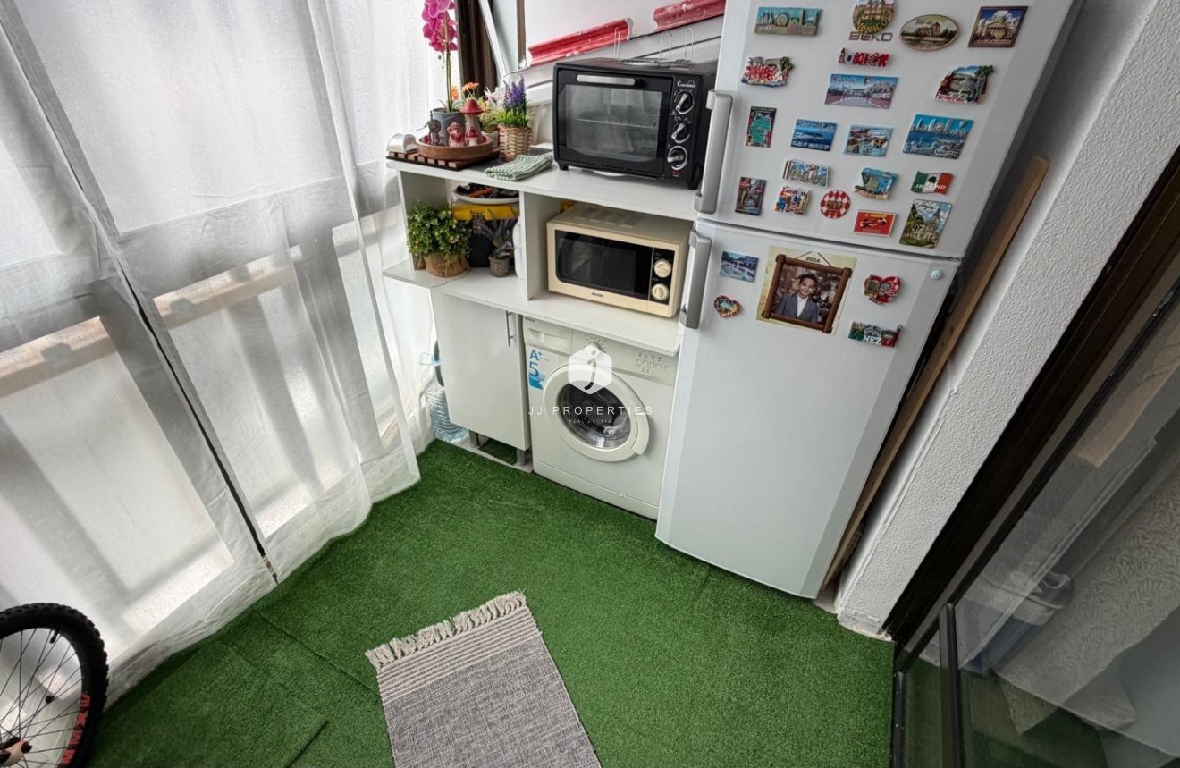 Resale - Apartment / flat -
Torrevieja - La Siesta - El Salado - Torreta
