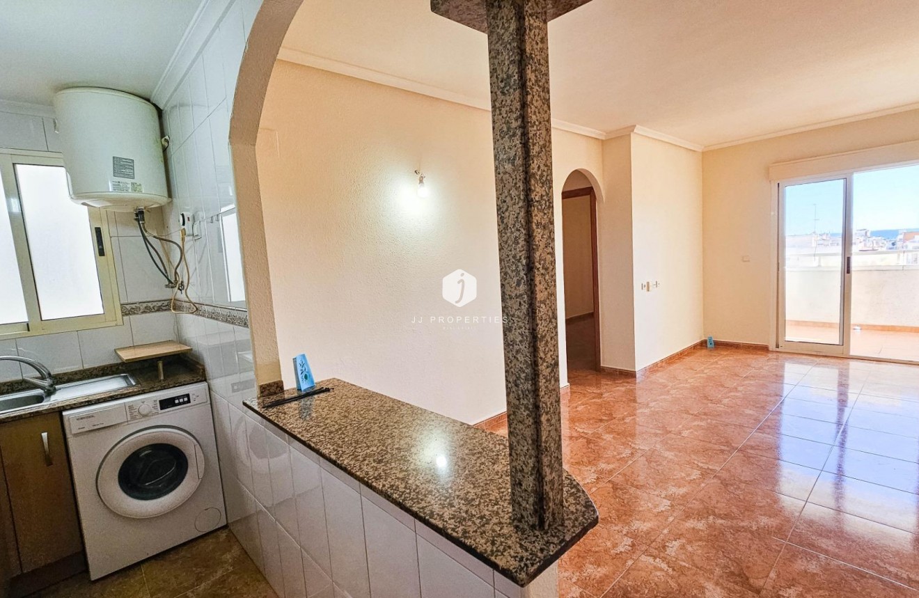 Resale - Apartment / flat -
Torrevieja - Centro