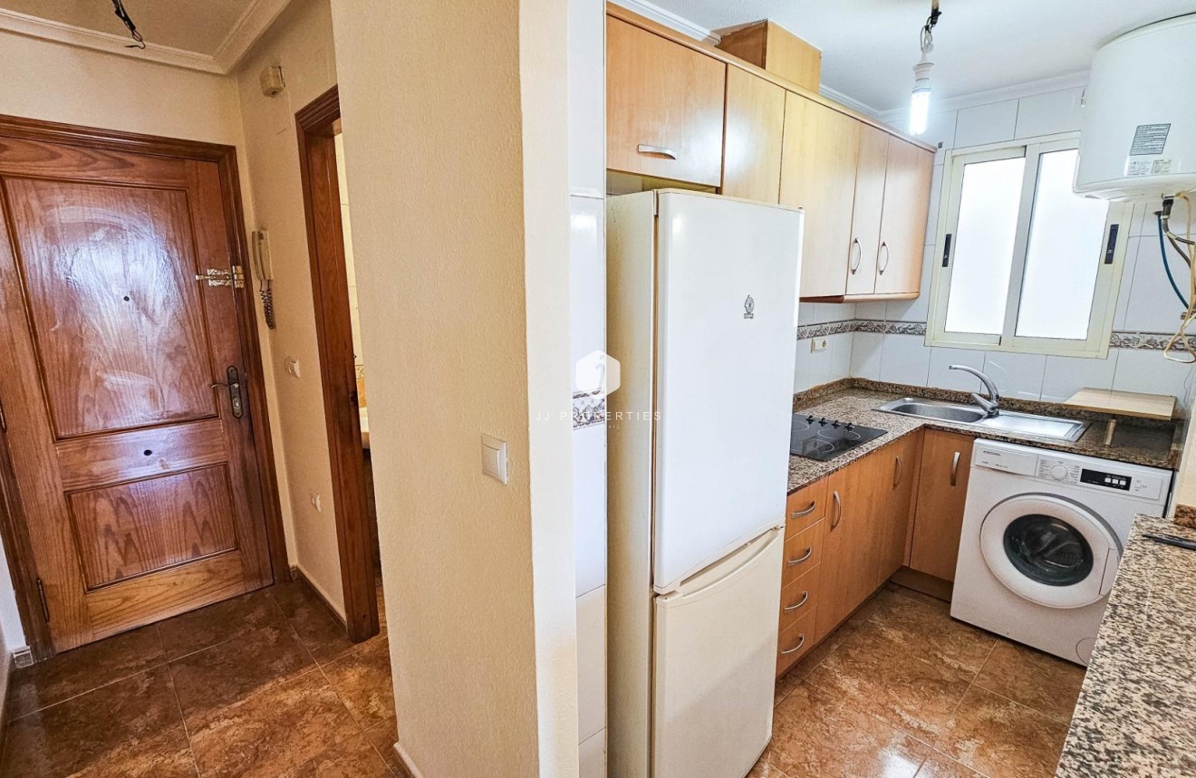 Resale - Apartment / flat -
Torrevieja - Centro