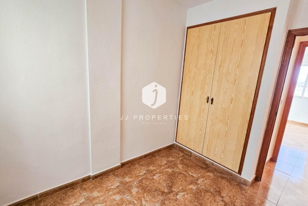 Resale - Apartment / flat -
Torrevieja - Centro
