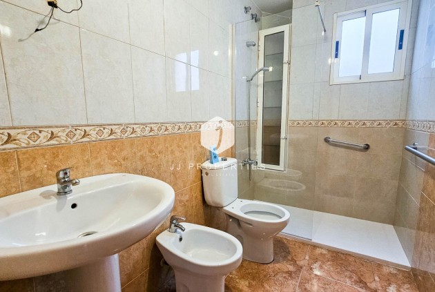 Resale - Apartment / flat -
Torrevieja - Centro