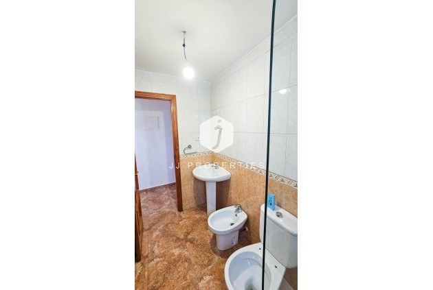 Resale - Apartment / flat -
Torrevieja - Centro