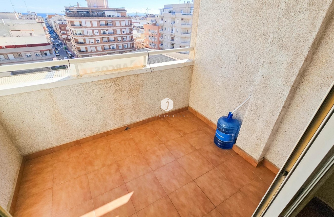 Resale - Apartment / flat -
Torrevieja - Centro