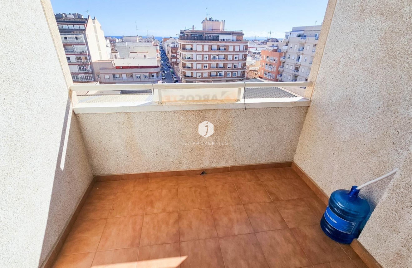 Resale - Apartment / flat -
Torrevieja - Centro