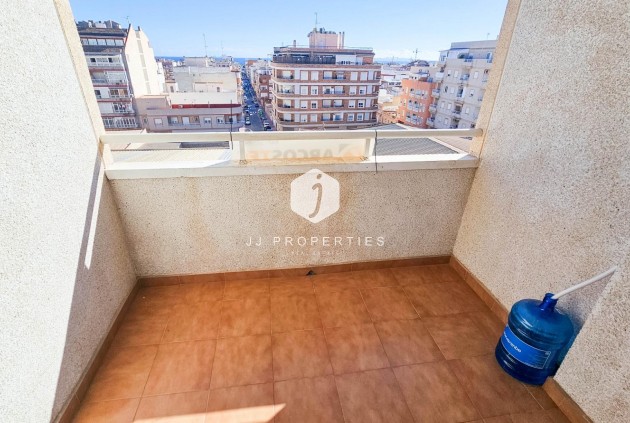 Resale - Apartment / flat -
Torrevieja - Centro
