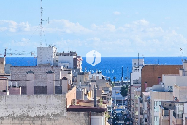 Resale - Apartment / flat -
Torrevieja - Centro