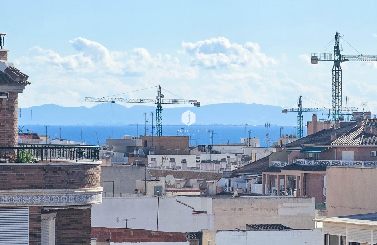 Resale - Apartment / flat -
Torrevieja - Centro