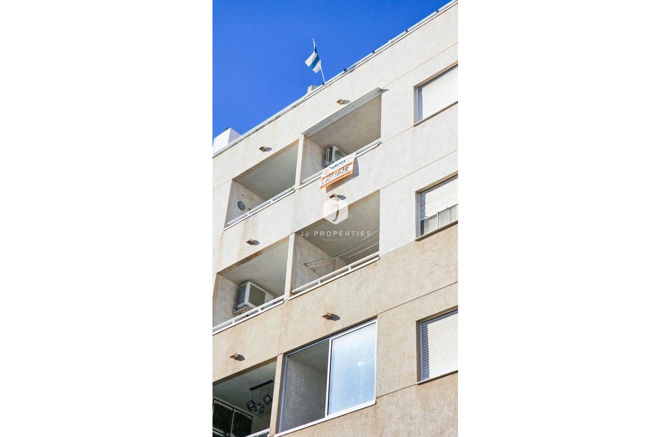 Resale - Apartment / flat -
Torrevieja - Centro