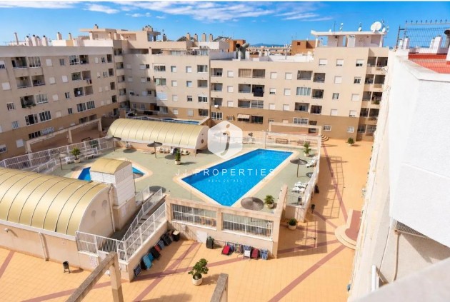 Resale - Apartment / flat -
Torrevieja - Centro