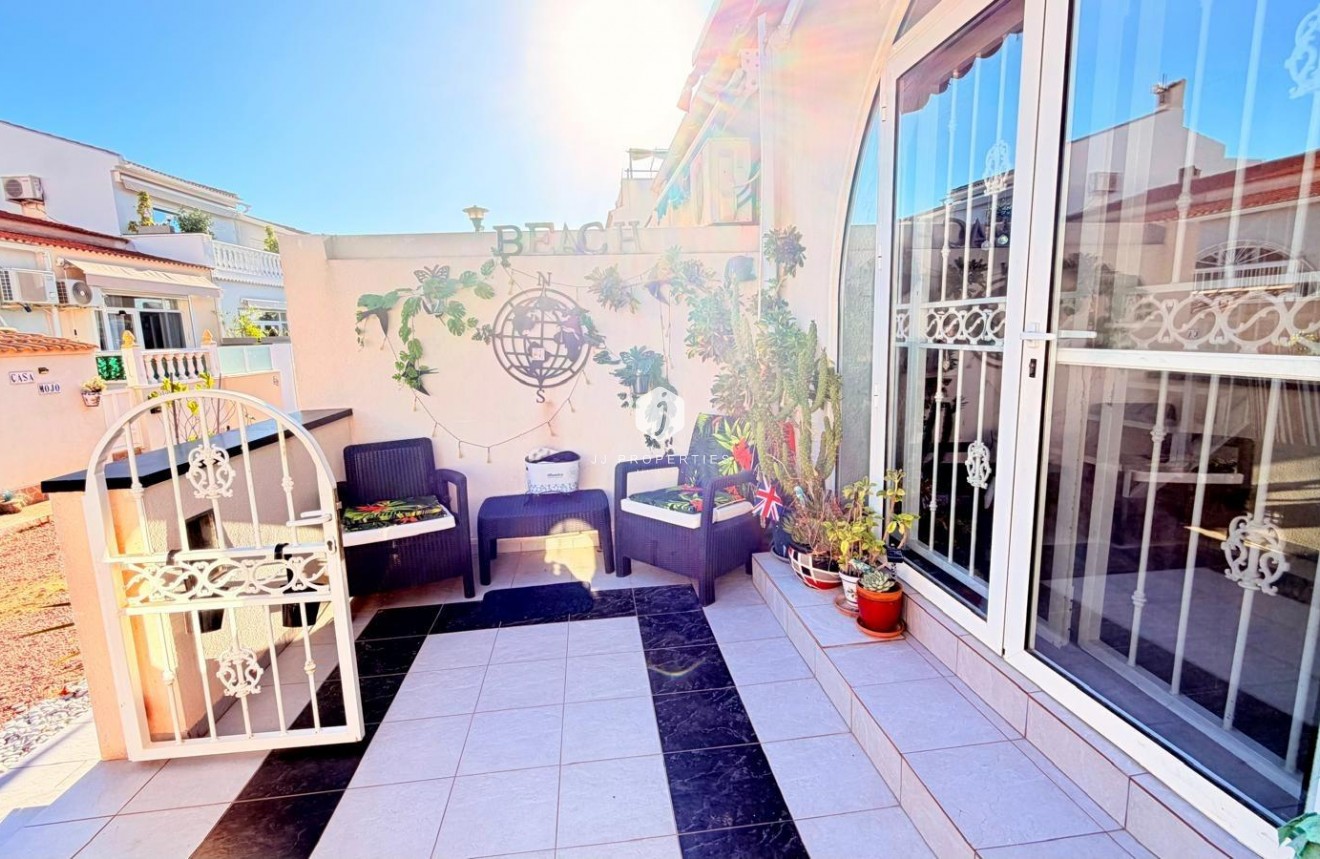 Resale - Duplex -
Torrevieja - La Siesta - El Salado - Torreta
