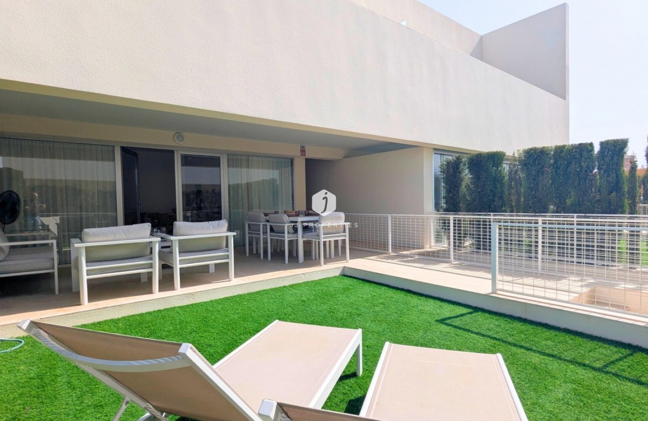 Resale - Apartment / flat -
Los Balcones - Costa Blanca