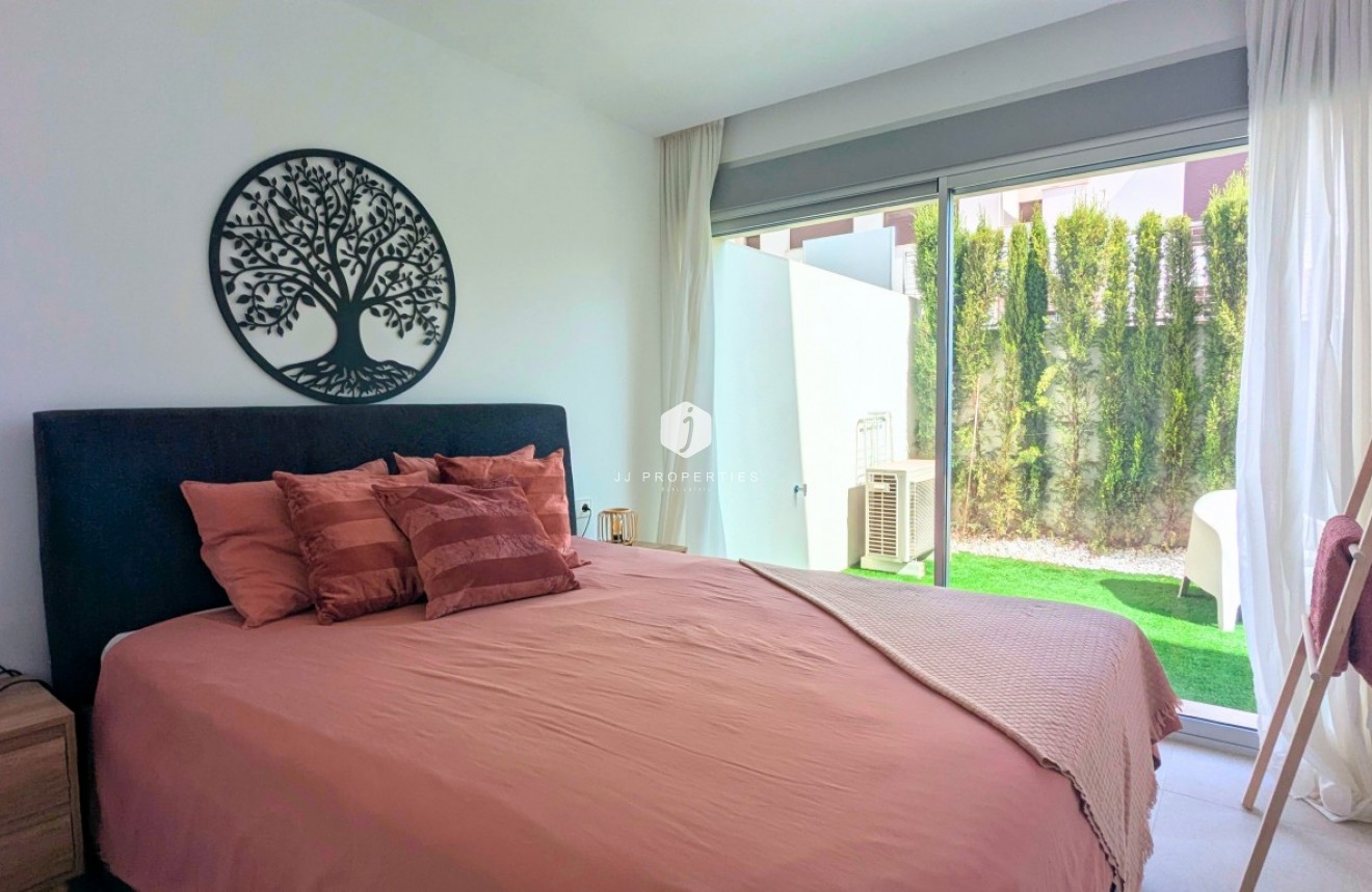 Resale - Apartment / flat -
Los Balcones - Costa Blanca