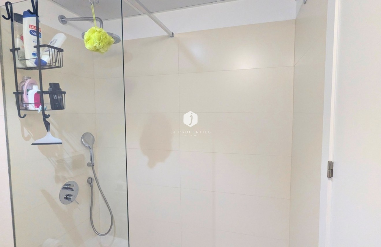 Resale - Apartment / flat -
Los Balcones - Costa Blanca