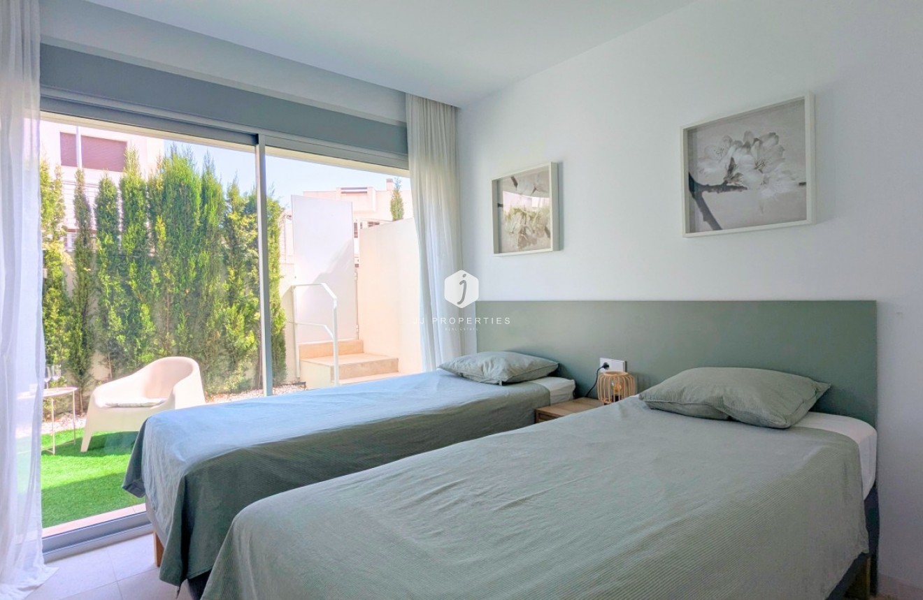 Resale - Apartment / flat -
Los Balcones - Costa Blanca