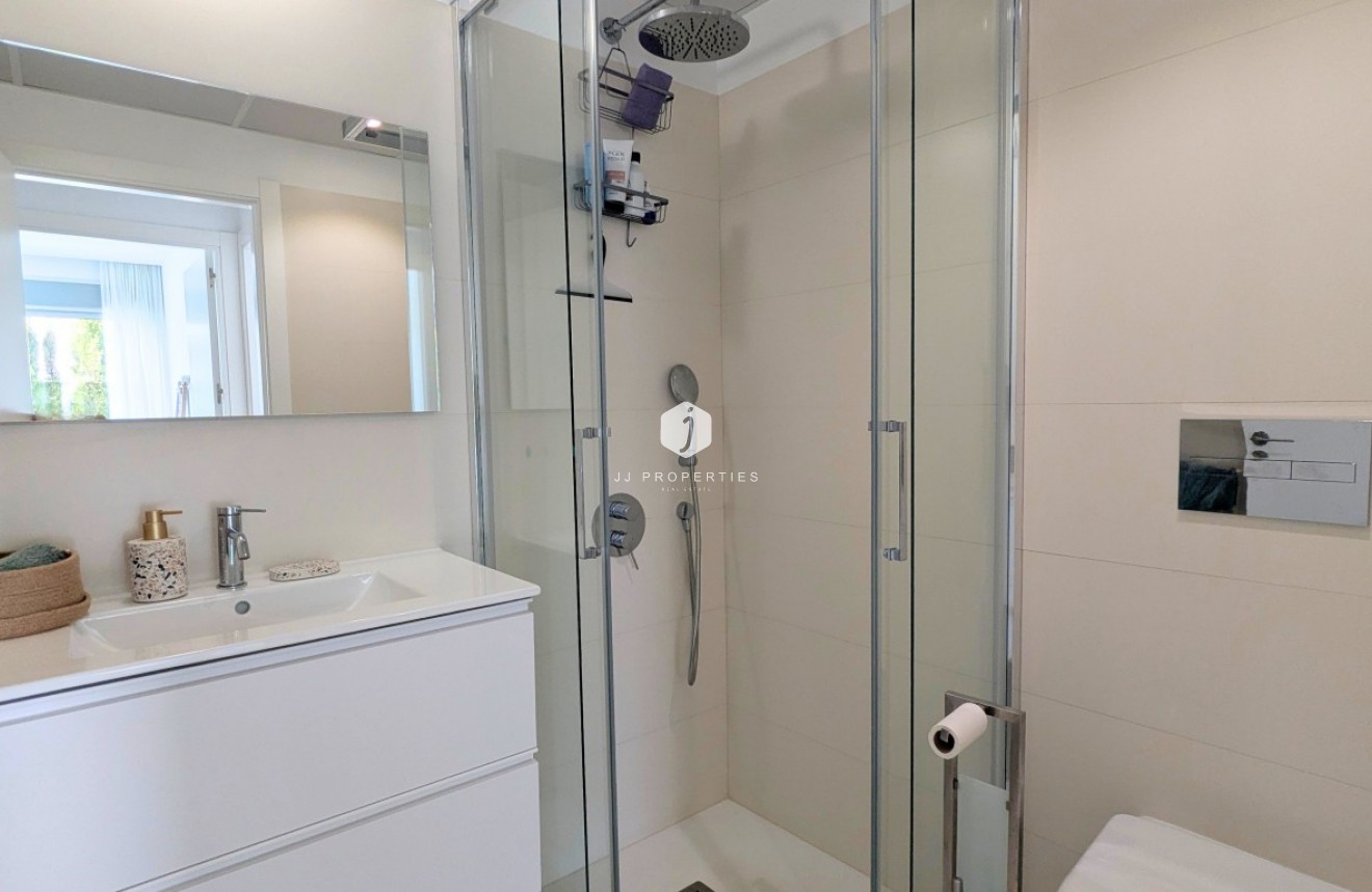 Resale - Apartment / flat -
Los Balcones - Costa Blanca