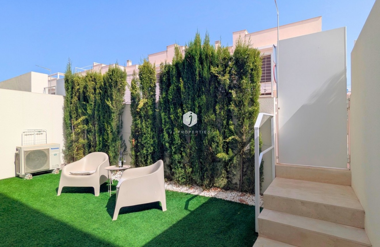 Resale - Apartment / flat -
Los Balcones - Costa Blanca