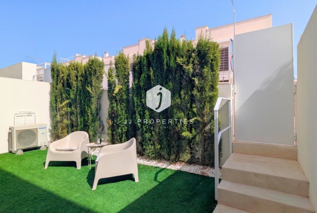 Resale - Apartment / flat -
Los Balcones - Costa Blanca