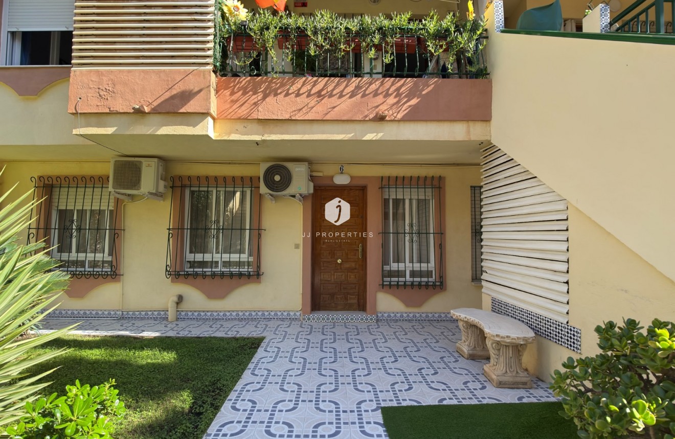 Resale - Apartment / flat -
Torrevieja - Costa Blanca