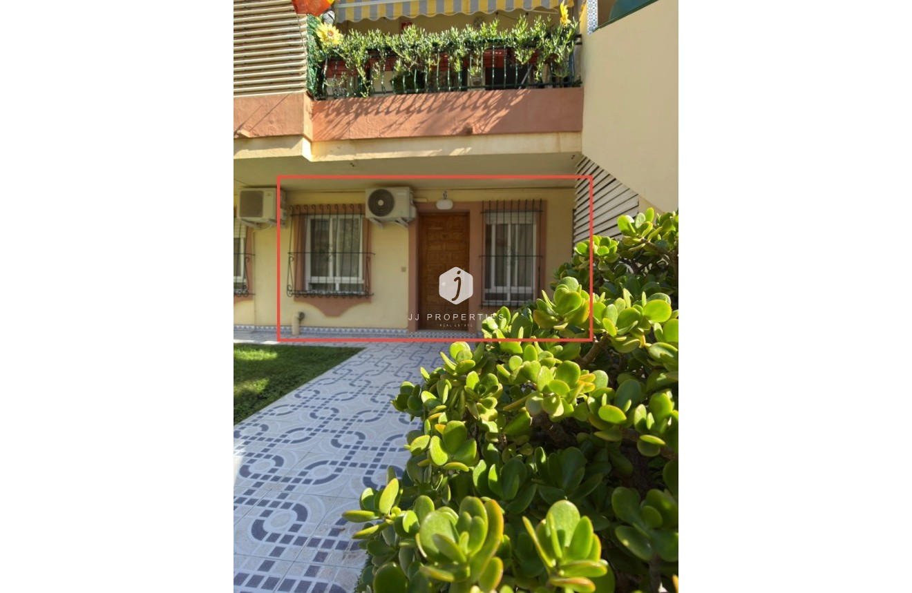 Resale - Apartment / flat -
Torrevieja - Costa Blanca
