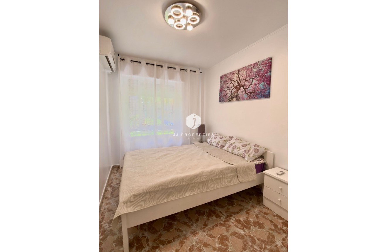 Resale - Apartment / flat -
Torrevieja - Costa Blanca