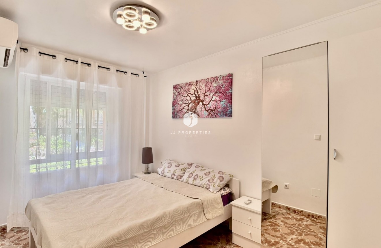 Resale - Apartment / flat -
Torrevieja - Costa Blanca