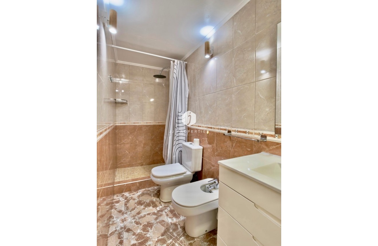 Resale - Apartment / flat -
Torrevieja - Costa Blanca