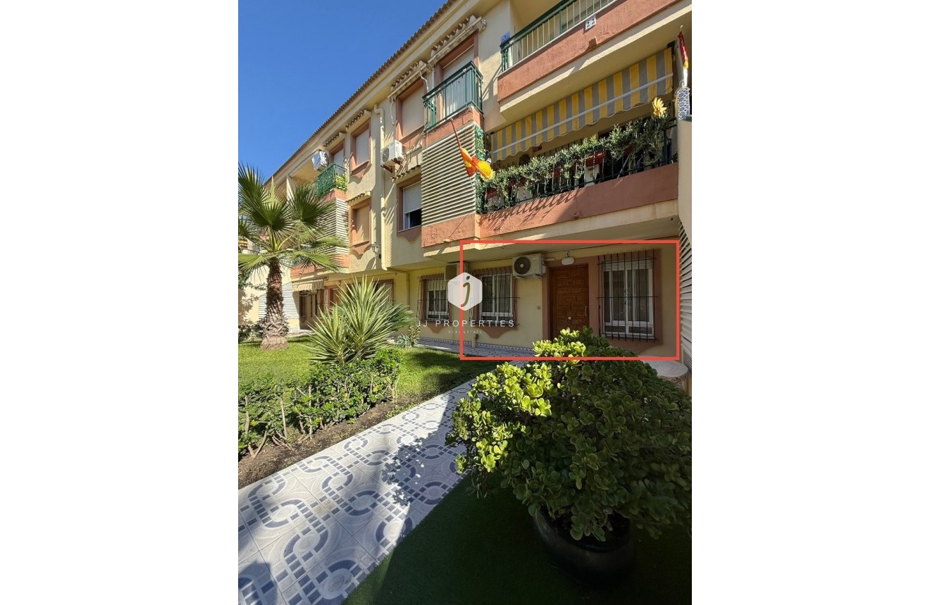 Resale - Apartment / flat -
Torrevieja - Costa Blanca