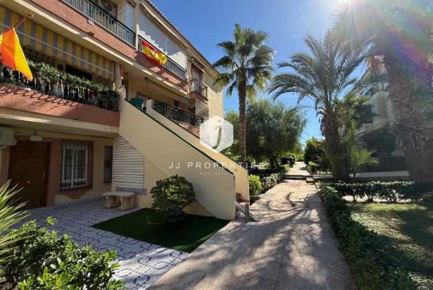 Resale - Apartment / flat -
Torrevieja - Costa Blanca