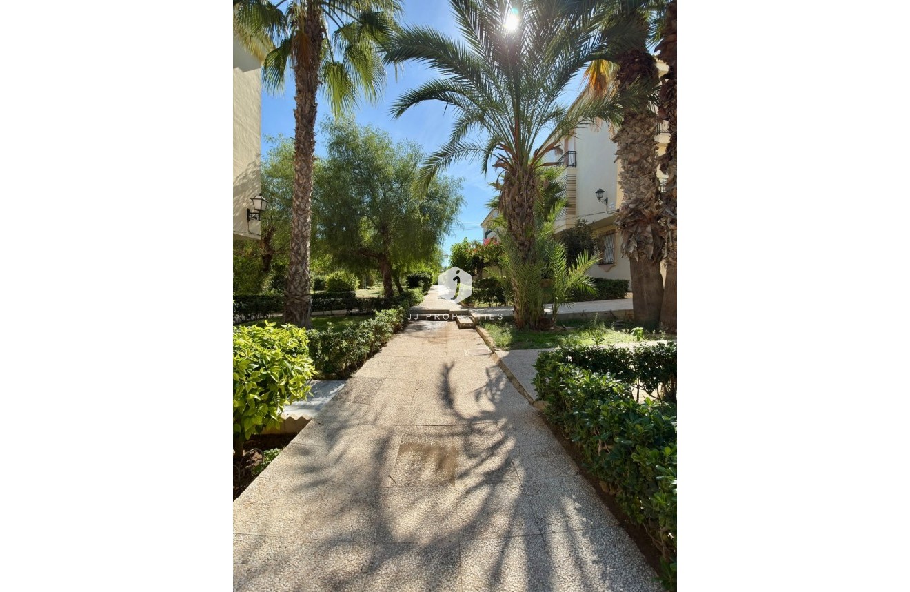 Resale - Apartment / flat -
Torrevieja - Costa Blanca