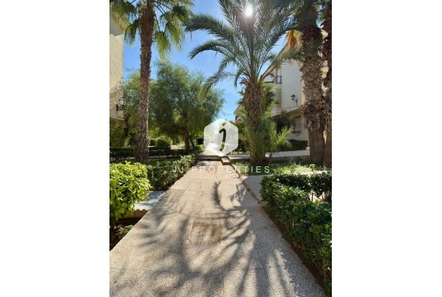 Resale - Apartment / flat -
Torrevieja - Costa Blanca