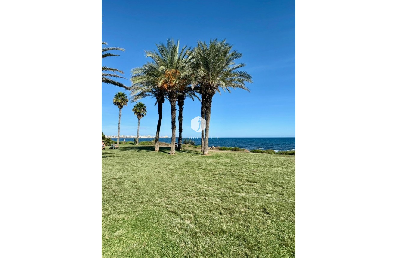Resale - Apartment / flat -
Torrevieja - Costa Blanca