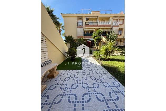 Resale - Apartment / flat -
Torrevieja - Costa Blanca