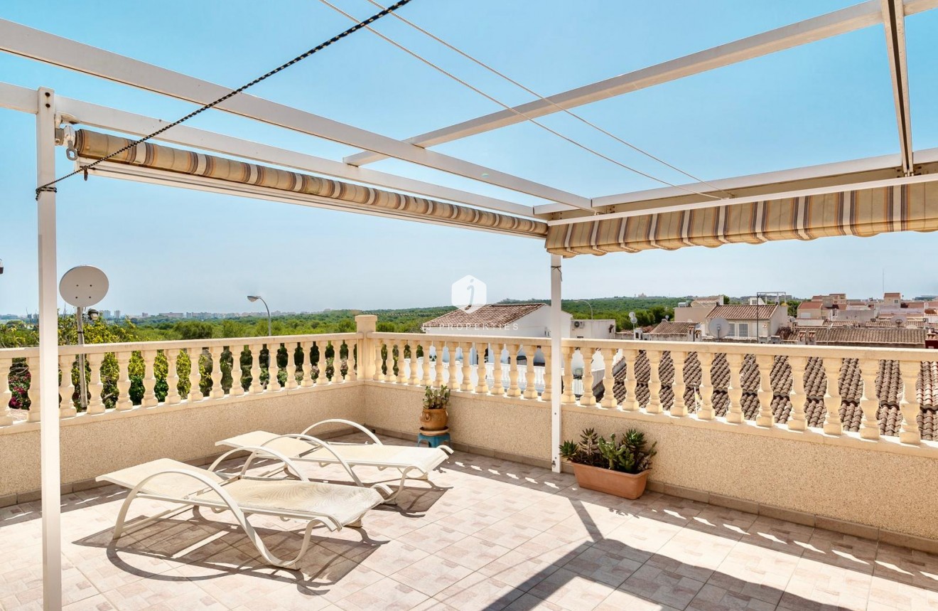 Resale - Chalet -
Torrevieja - Costa Blanca