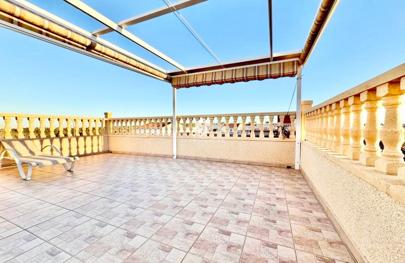 Resale - Chalet -
Torrevieja - Costa Blanca