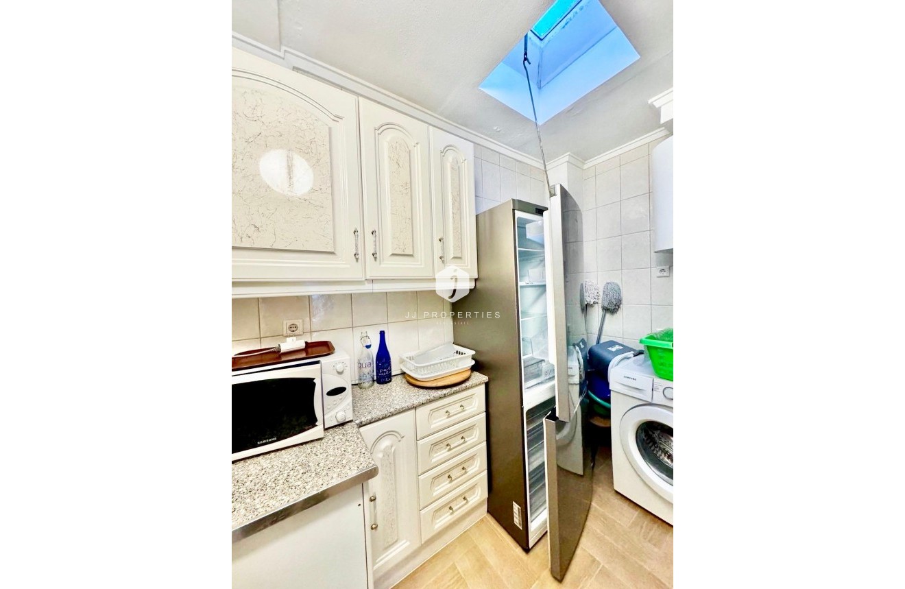 Resale - Chalet -
Torrevieja - Costa Blanca