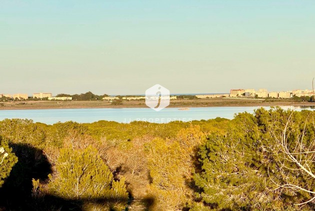 Resale - Chalet -
Torrevieja - Costa Blanca