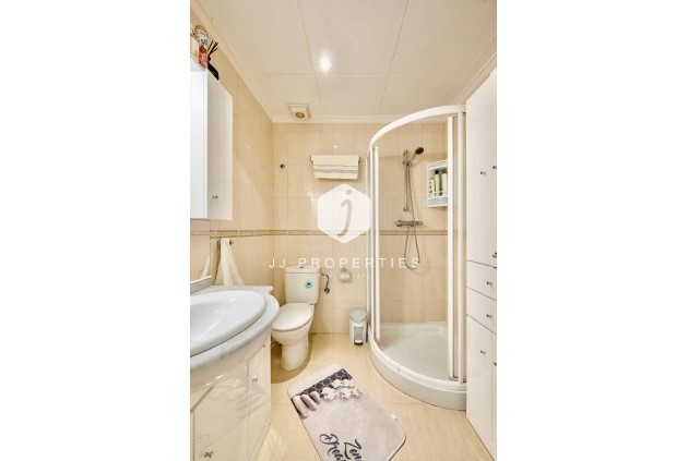 Resale - Chalet -
Torrevieja - Costa Blanca